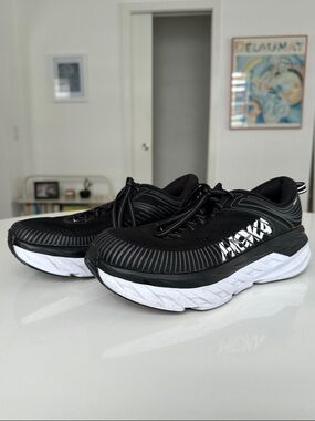 Hoka Bondi 7 Sneakers